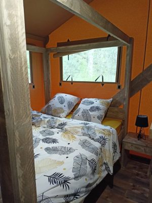 Gîte La cabane trappeur safary lodge et son jacuzzi privatif