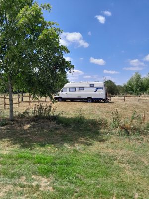 Aire de stationnement et de services camping-cars